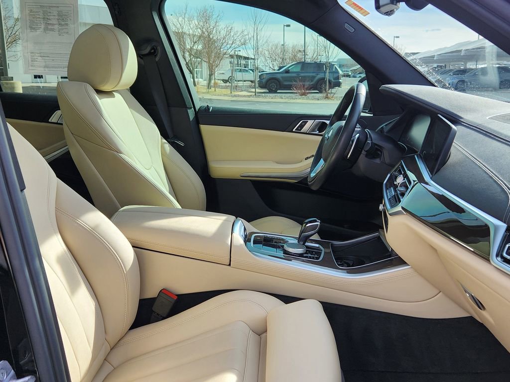 Used 2022 BMW X5 xDrive40i w/ Premium Package image 16