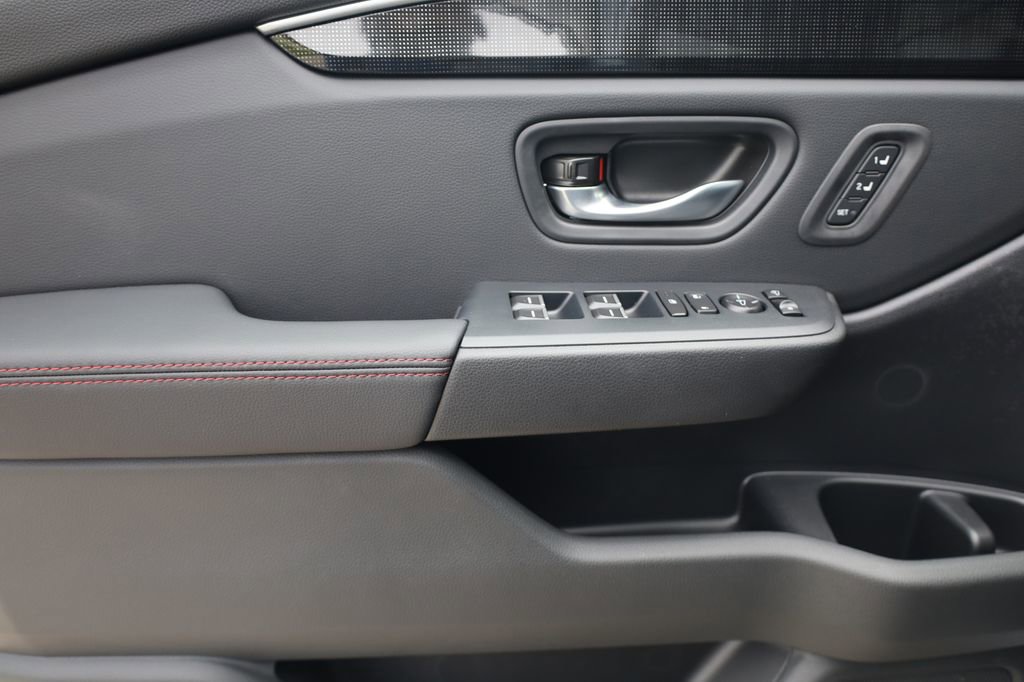 New 2025 Honda Pilot Black Edition image 10