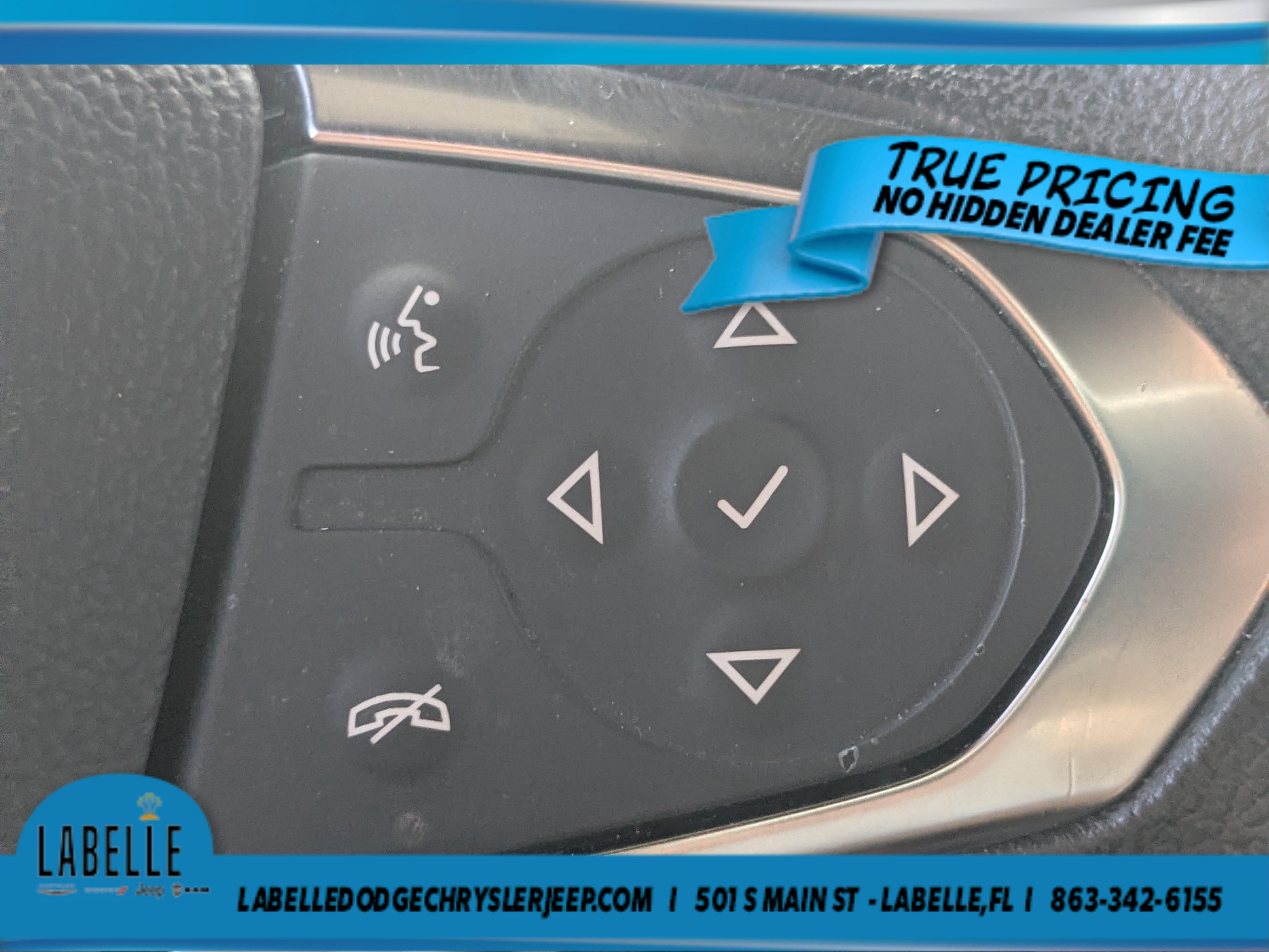 Used 2022 Chevrolet Traverse LS FWD image 31
