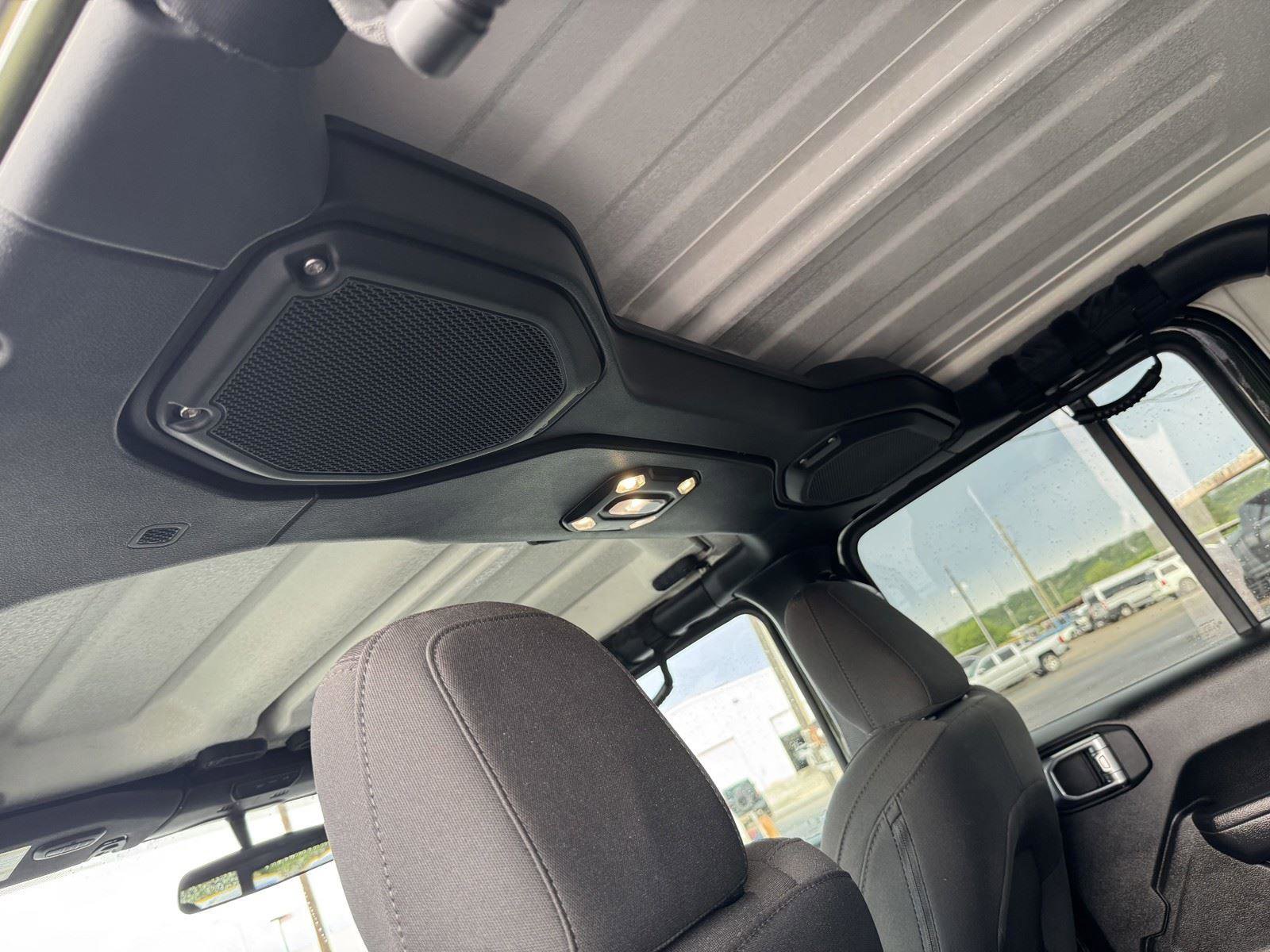 Used 2023 Jeep Gladiator Willys image 28