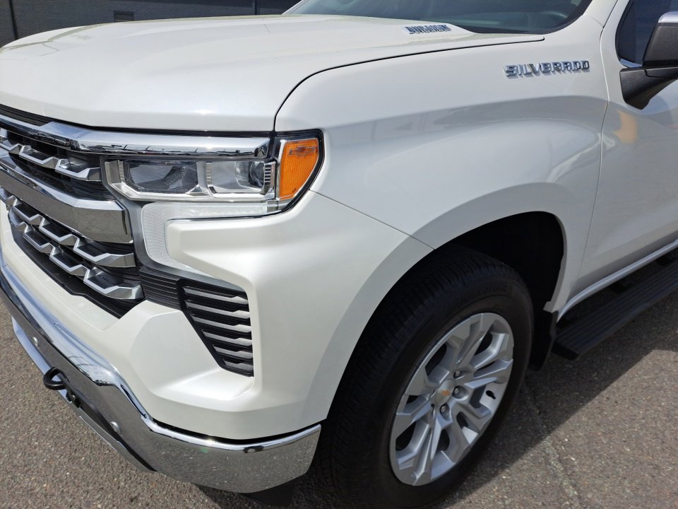 Certified 2025 Chevrolet Silverado 1500 LTZ w/ LTZ Convenience Package II image 23