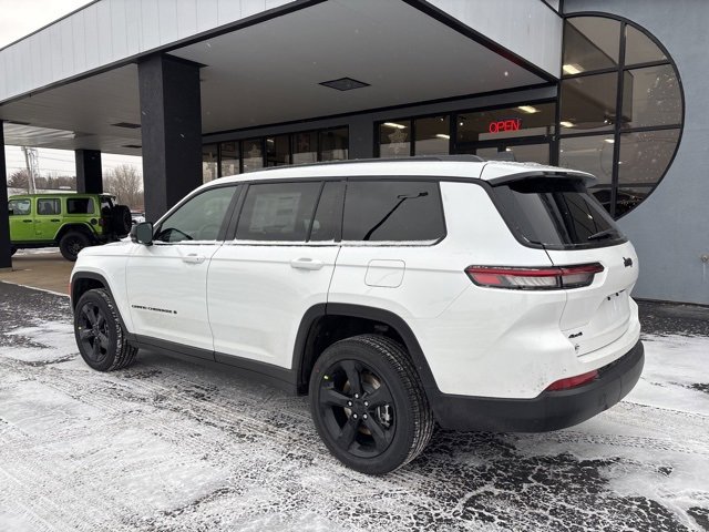New 2025 Jeep Grand Cherokee L Altitude image 6