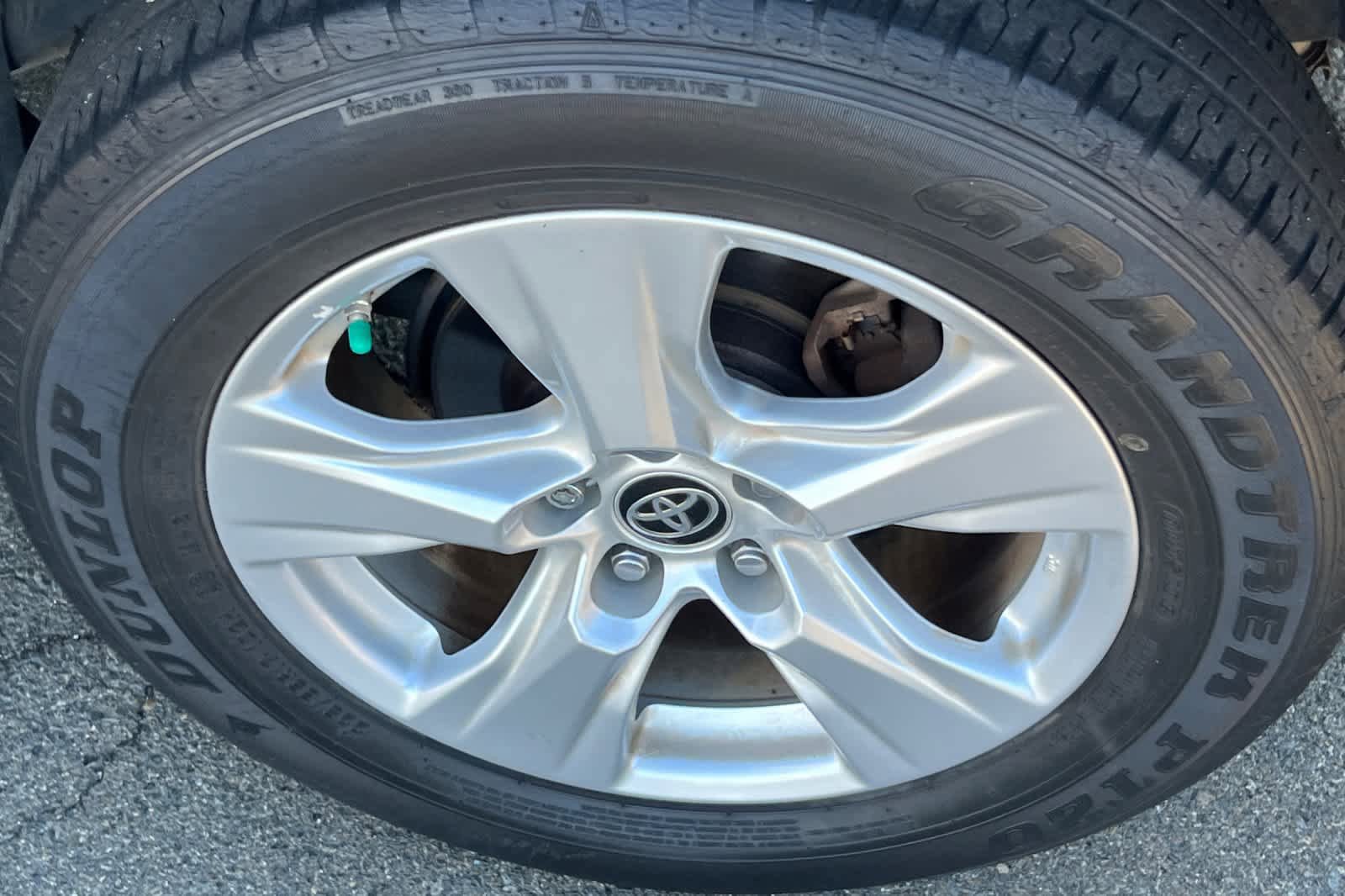 Used 2021 Toyota RAV4 LE AWD/4WD image 22