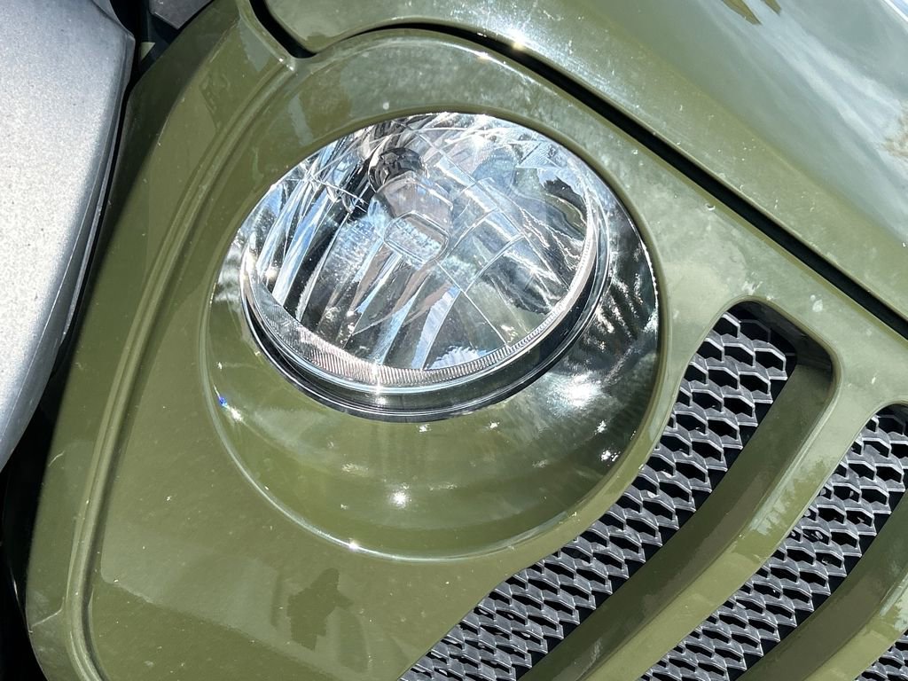 Used 2023 Jeep Wrangler Sport image 24