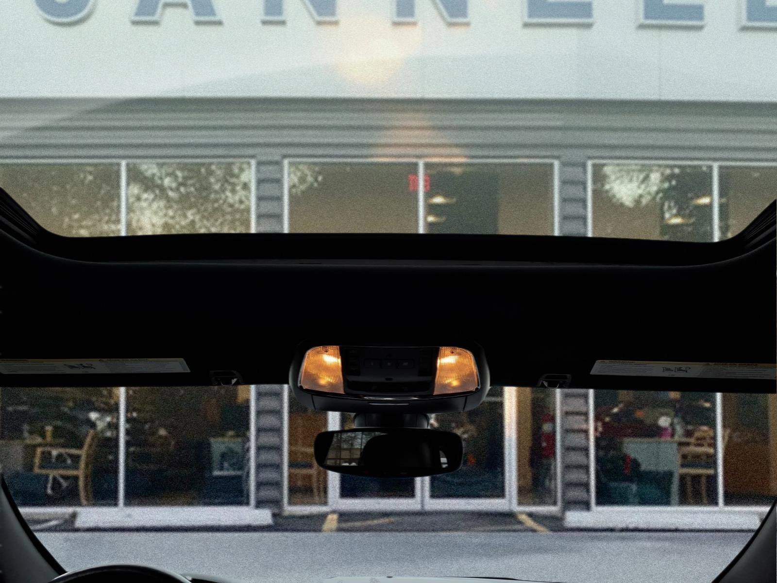 Used 2019 Jeep Grand Cherokee Altitude image 12