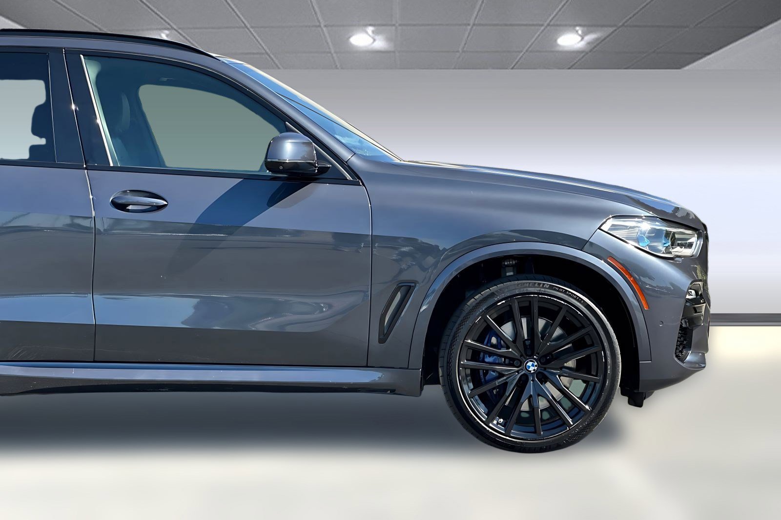 Used 2020 BMW X5 M50i image 33