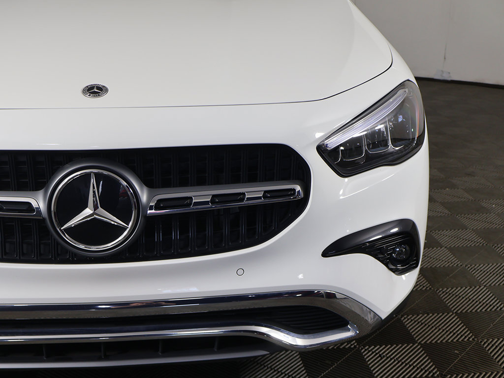 Used 2024 Mercedes-Benz GLA 250 4MATIC w/ Winter Heating Package image 12