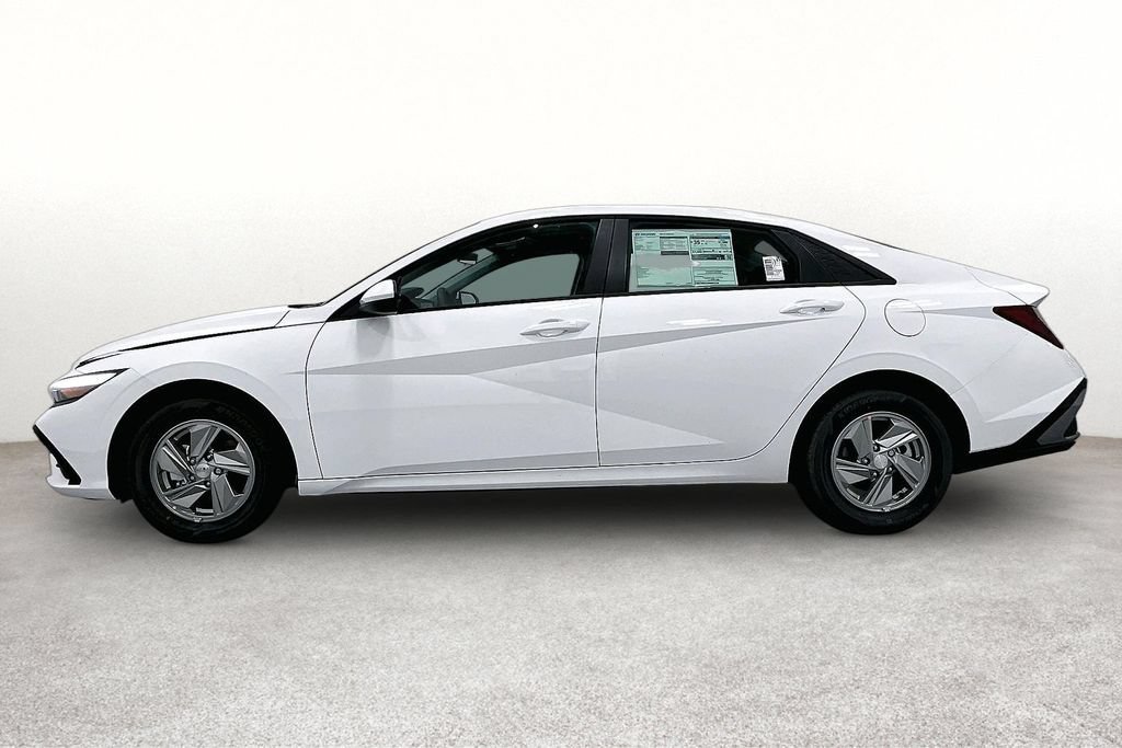 Used 2026 Hyundai Elantra SE FWD image 7