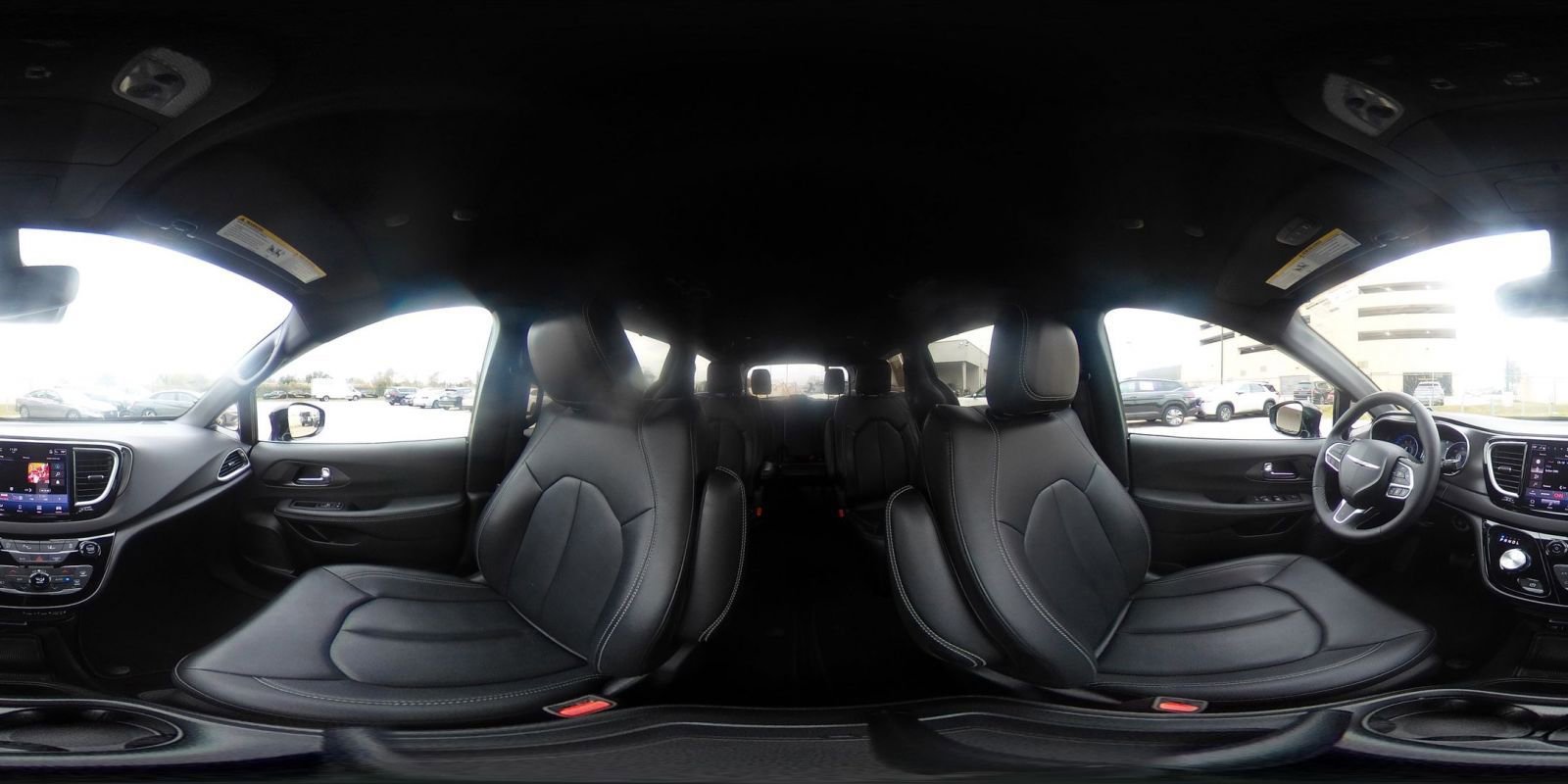 Used 2025 Chrysler Pacifica Select image 39