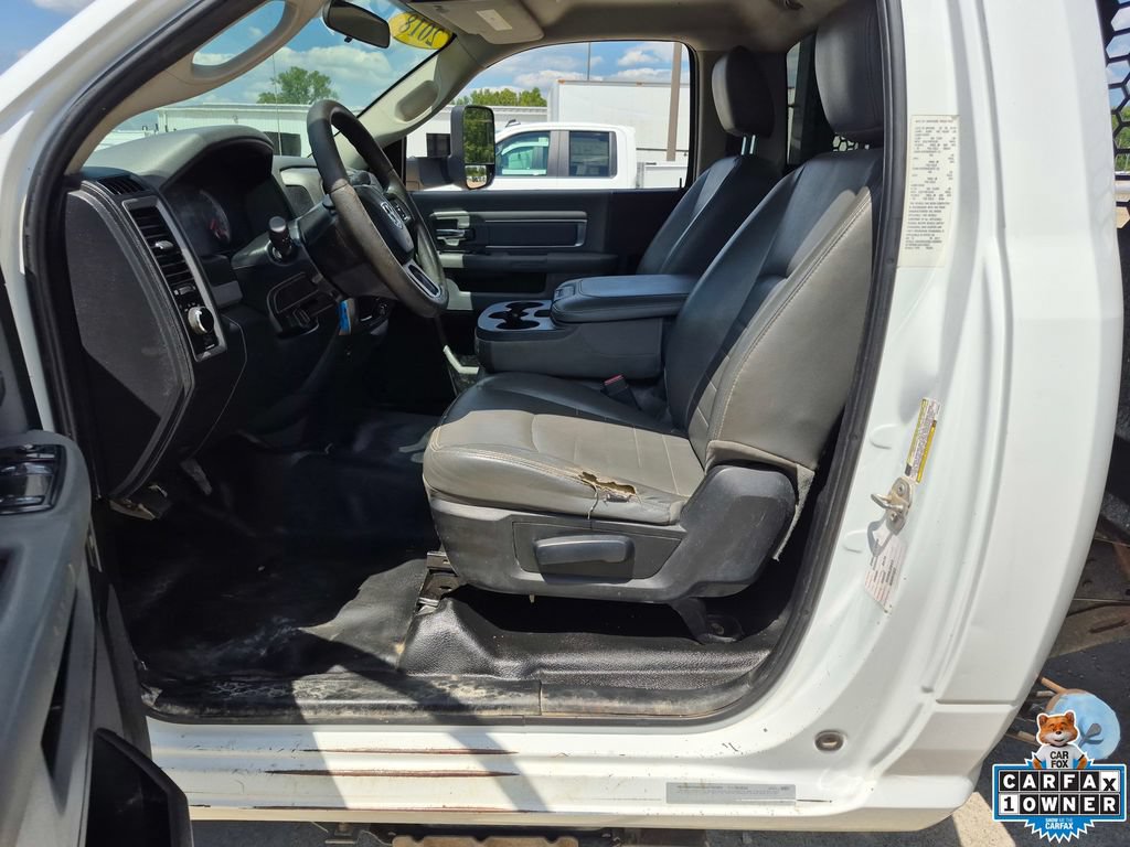 Used 2018 RAM 5500 Tradesman w/ Power & Remote Entry Group RWD image 9