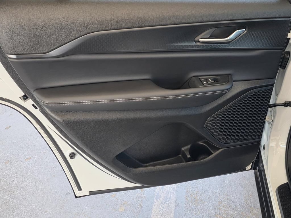 New 2025 Jeep Grand Cherokee L Altitude AWD/4WD image 34