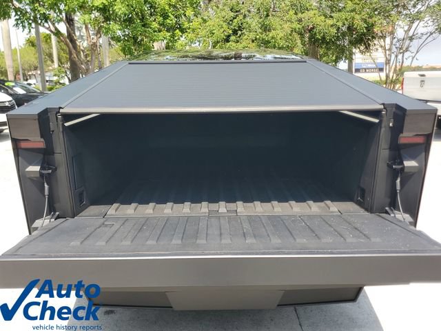 Used 2024 Tesla Cybertruck AWD Crew Cab image 8