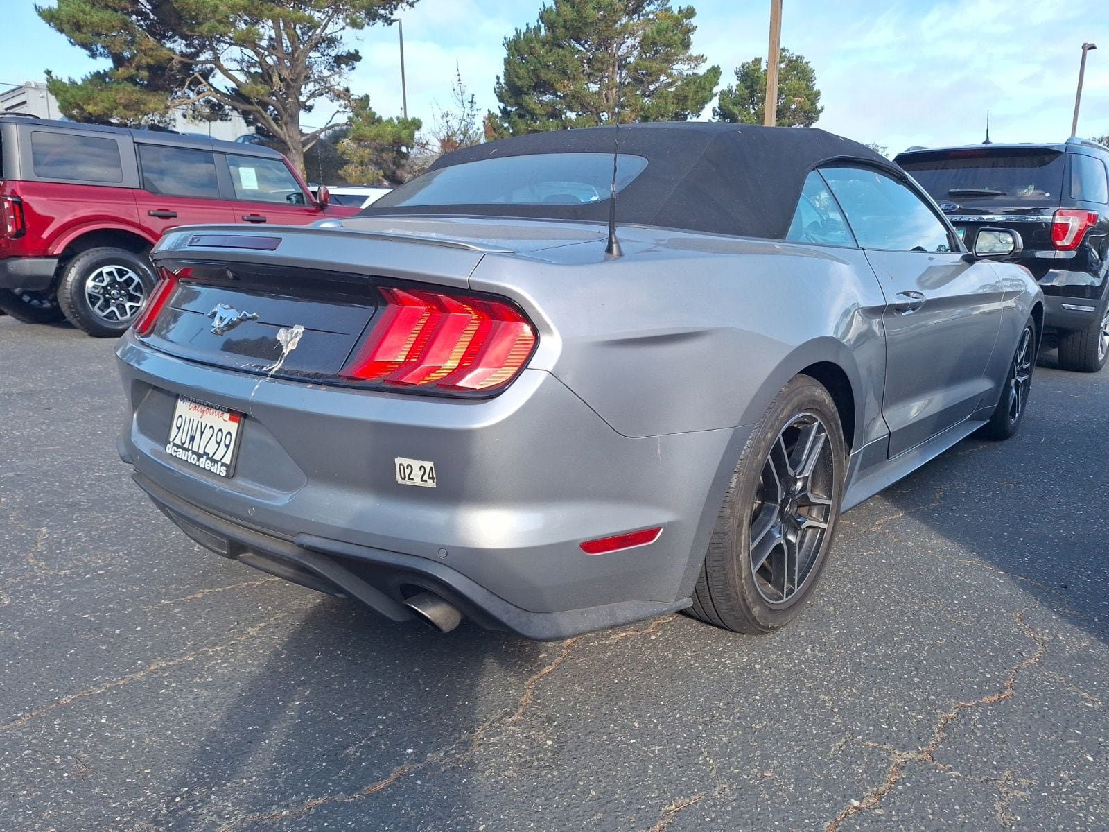 Used 2020 Ford Mustang Premium RWD image 8