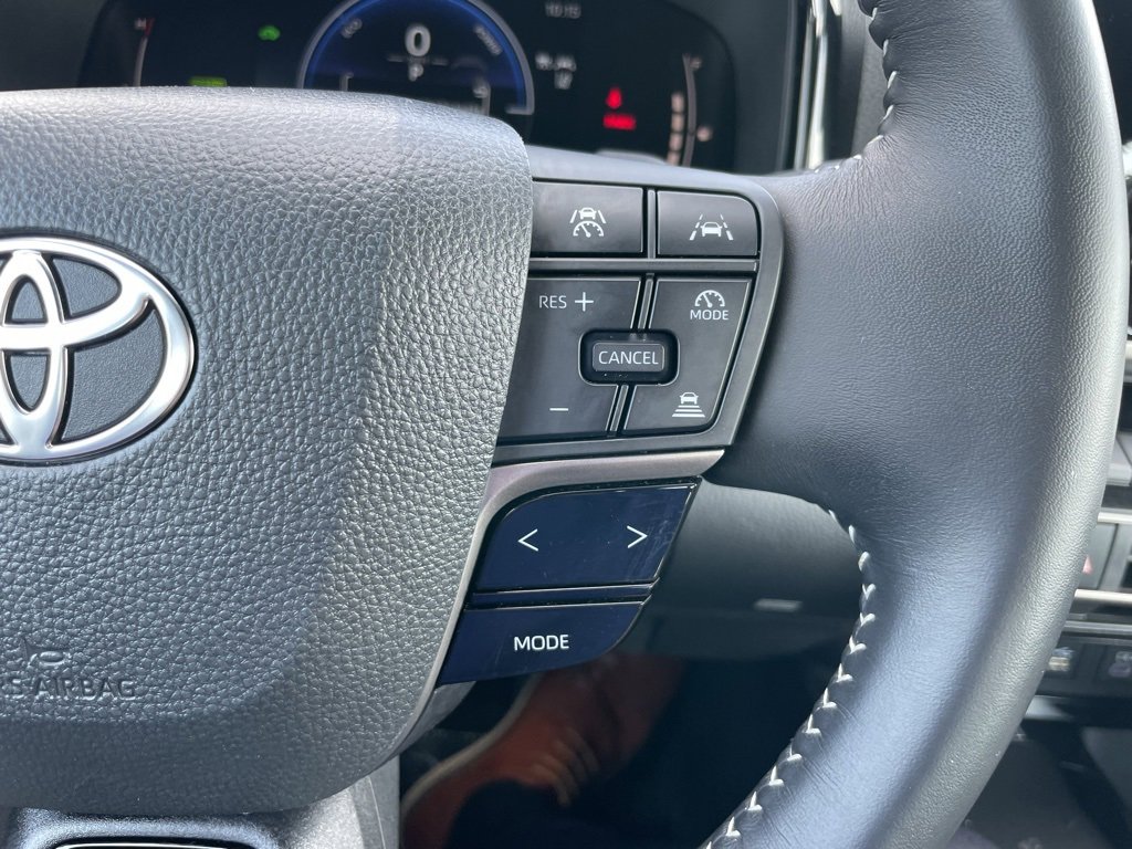 Used 2025 Toyota Camry SE image 20