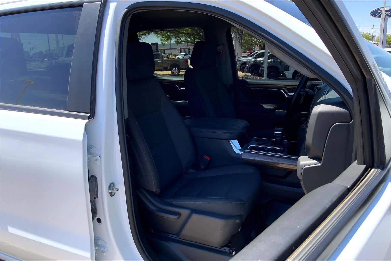 Used 2024 Chevrolet Silverado 1500 LT Trail Boss w/ Protection Package AWD/4WD image 9