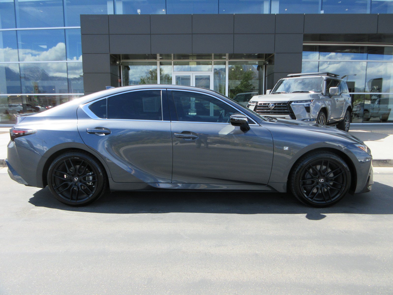 Used 2021 Lexus IS 350 F Sport w/ Dynamic Handling Package AWD/4WD image 13