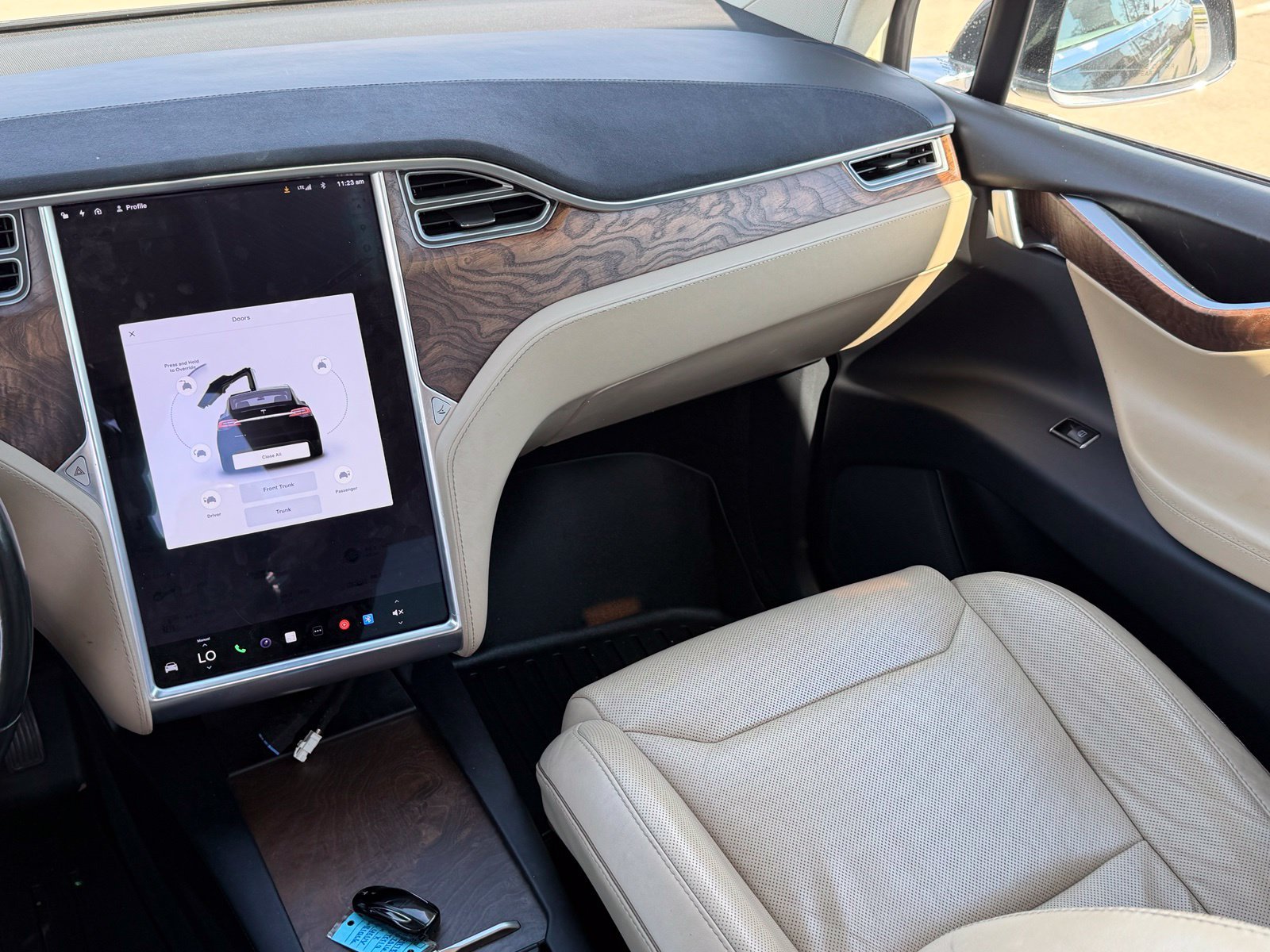 Used 2016 Tesla Model X 90D AWD/4WD image 15