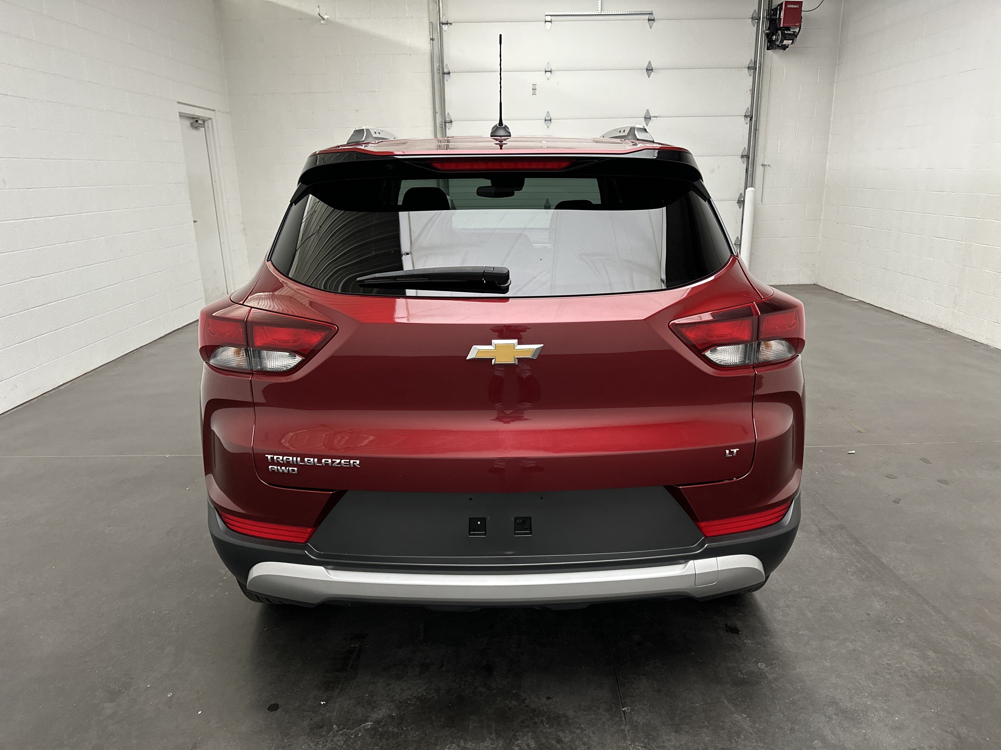 Used 2025 Chevrolet TrailBlazer LT AWD/4WD image 7