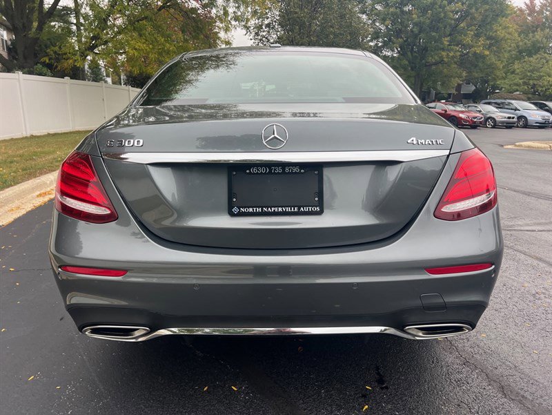 Used 2017 Mercedes-Benz E 300 4MATIC image 7