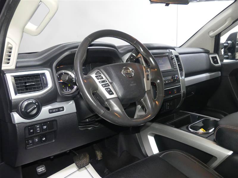 Used 2018 Nissan Titan PRO-4X AWD/4WD image 22