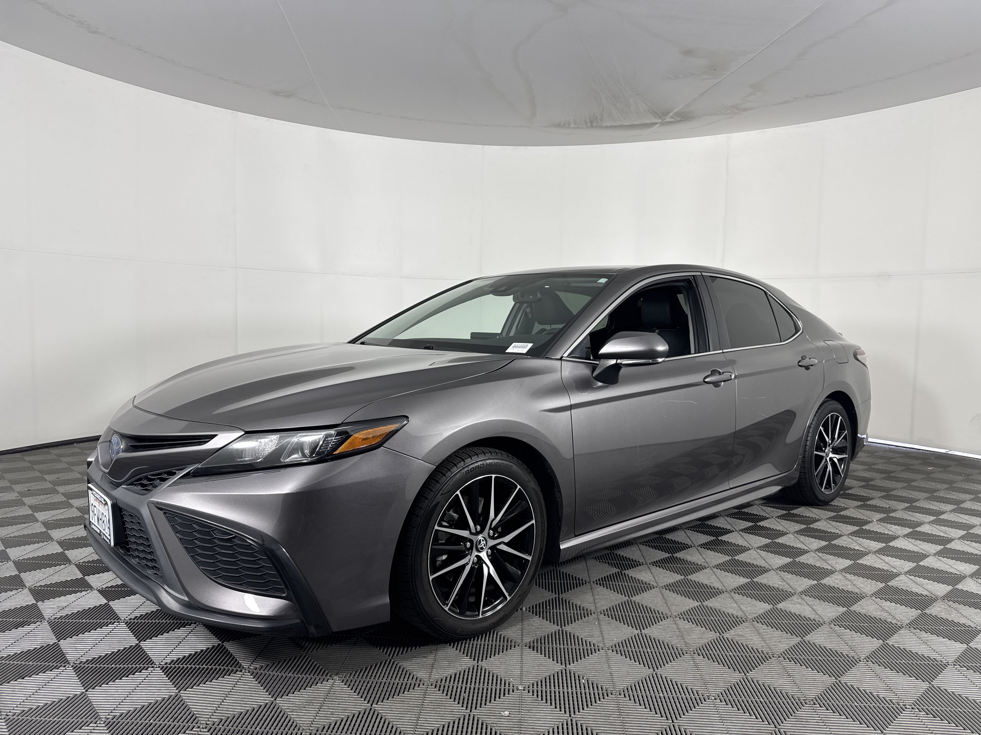 Used 2023 Toyota Camry SE w/ Audio Upgrade Package FWD image 12