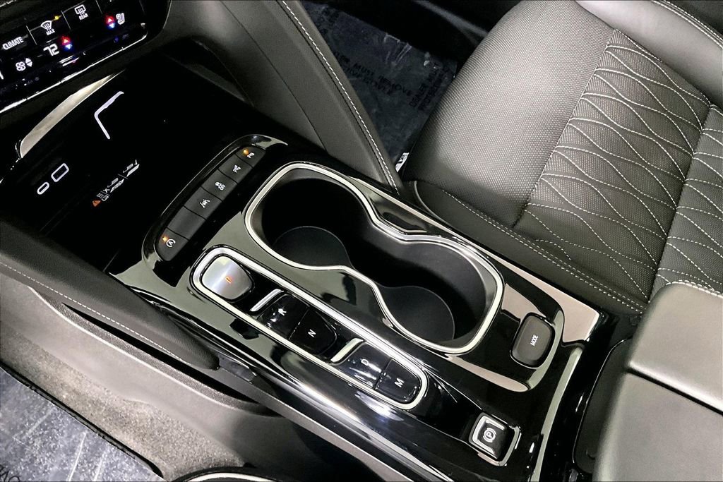 Used 2023 Buick Envision Avenir image 17