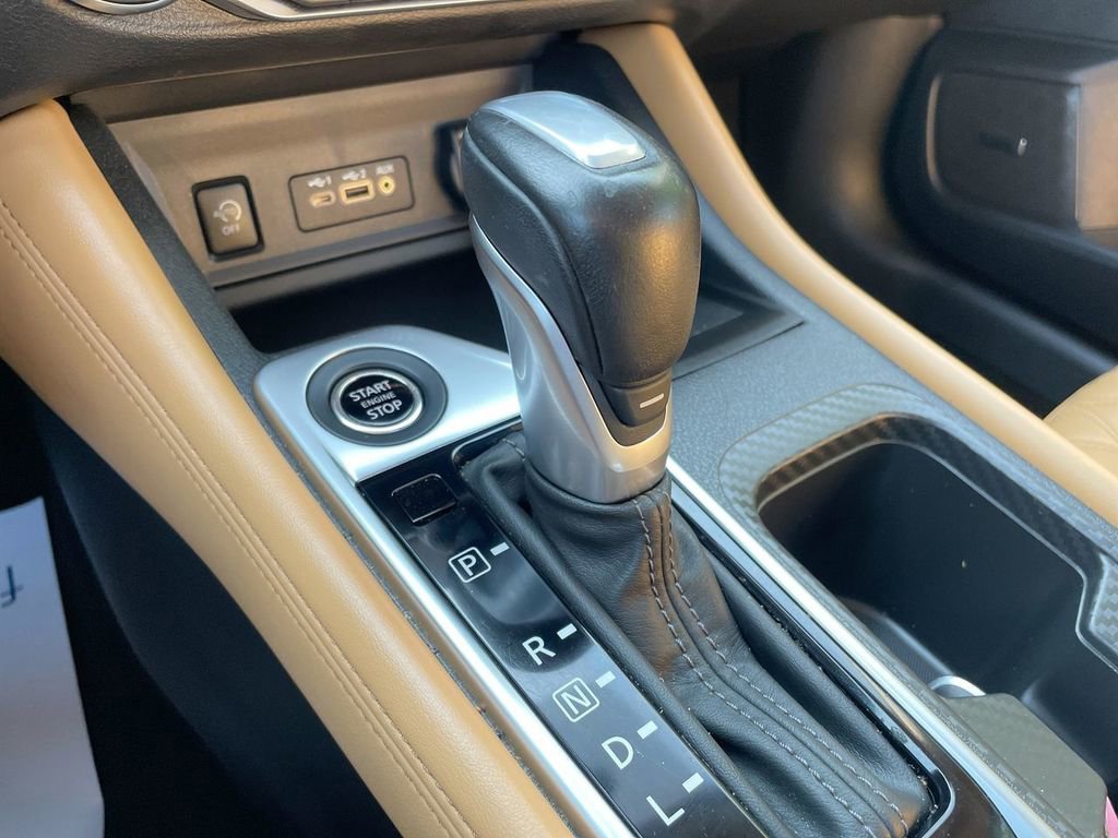 Used 2024 Nissan Sentra SV w/ SV Premium Package image 32