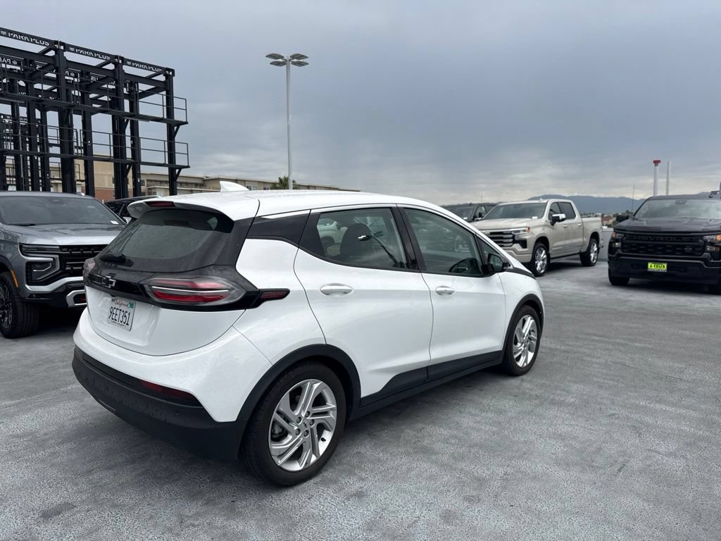 Used 2023 Chevrolet Bolt LT w/ Driver Confidence Package FWD image 5