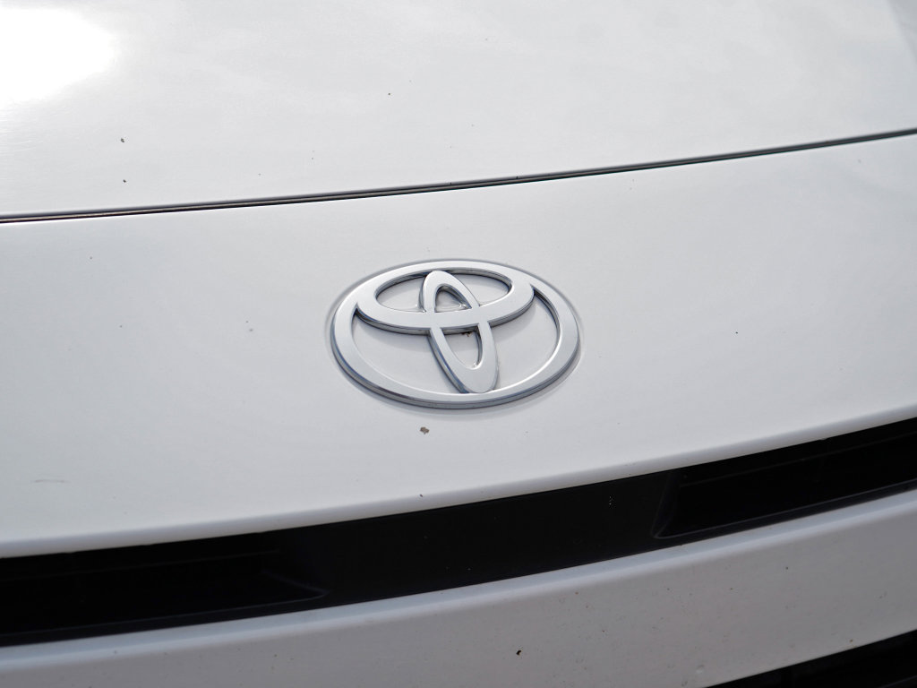 Used 2025 Toyota Camry LE FWD image 4