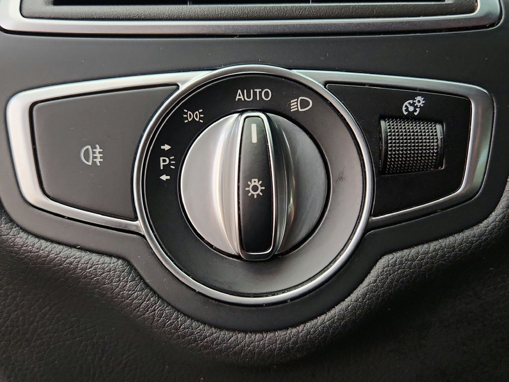 Used 2019 Mercedes-Benz C 300 4MATIC Sedan image 21