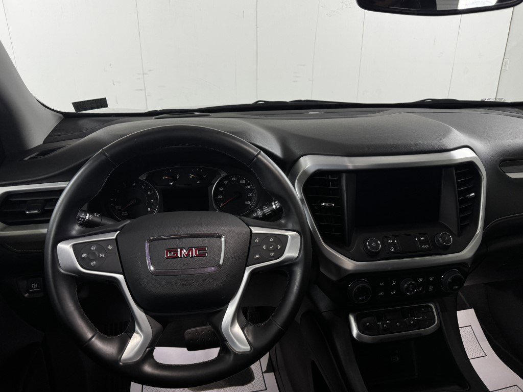 Used 2023 GMC Acadia SLT image 17