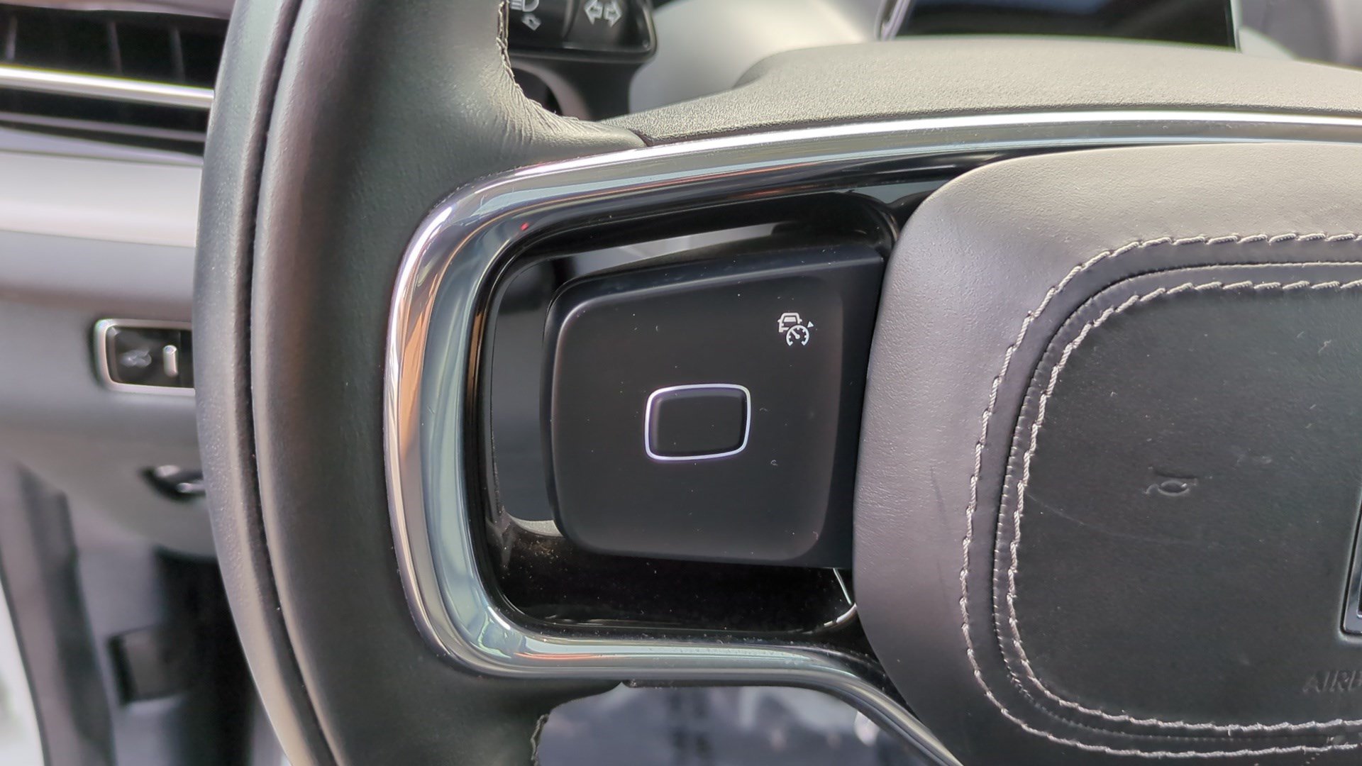 Used 2025 Lincoln Navigator Reserve AWD/4WD image 18