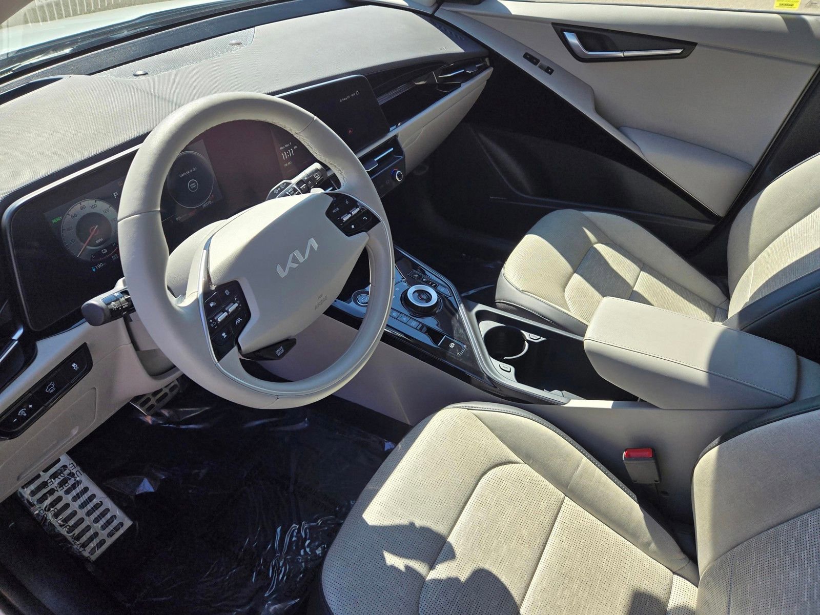Used 2023 Kia Niro Wave image 11