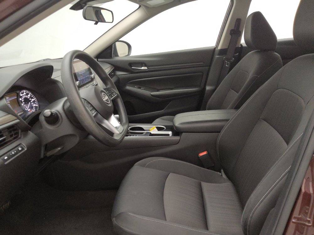 Used 2024 Nissan Altima 2.5 SV image 17