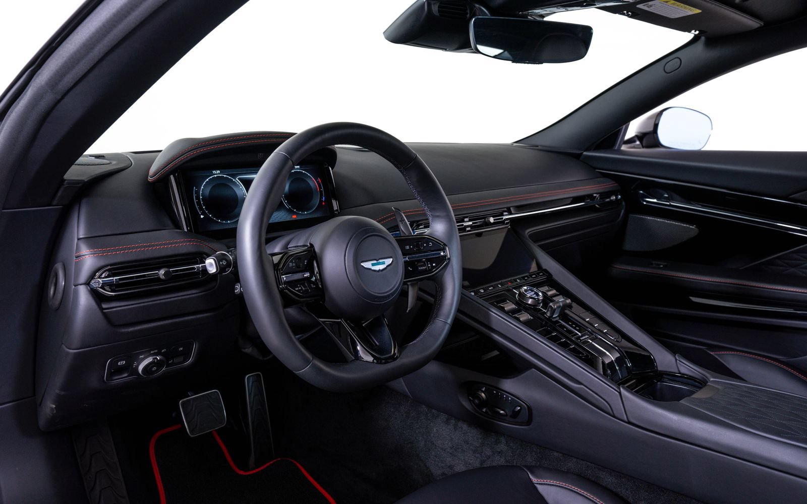 Used 2025 Aston Martin DB12 Coupe RWD image 20