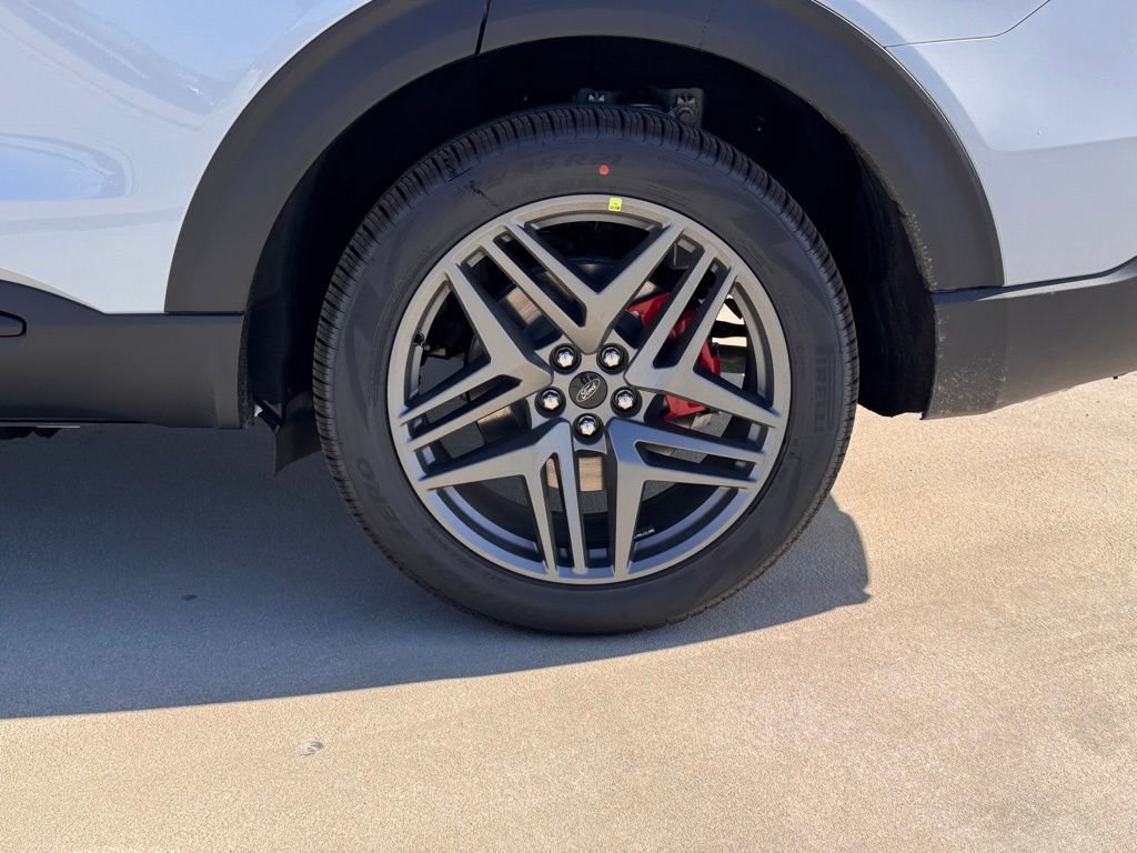 New 2026 Ford Explorer ST-Line w/ ST-Line Street Pack image 14