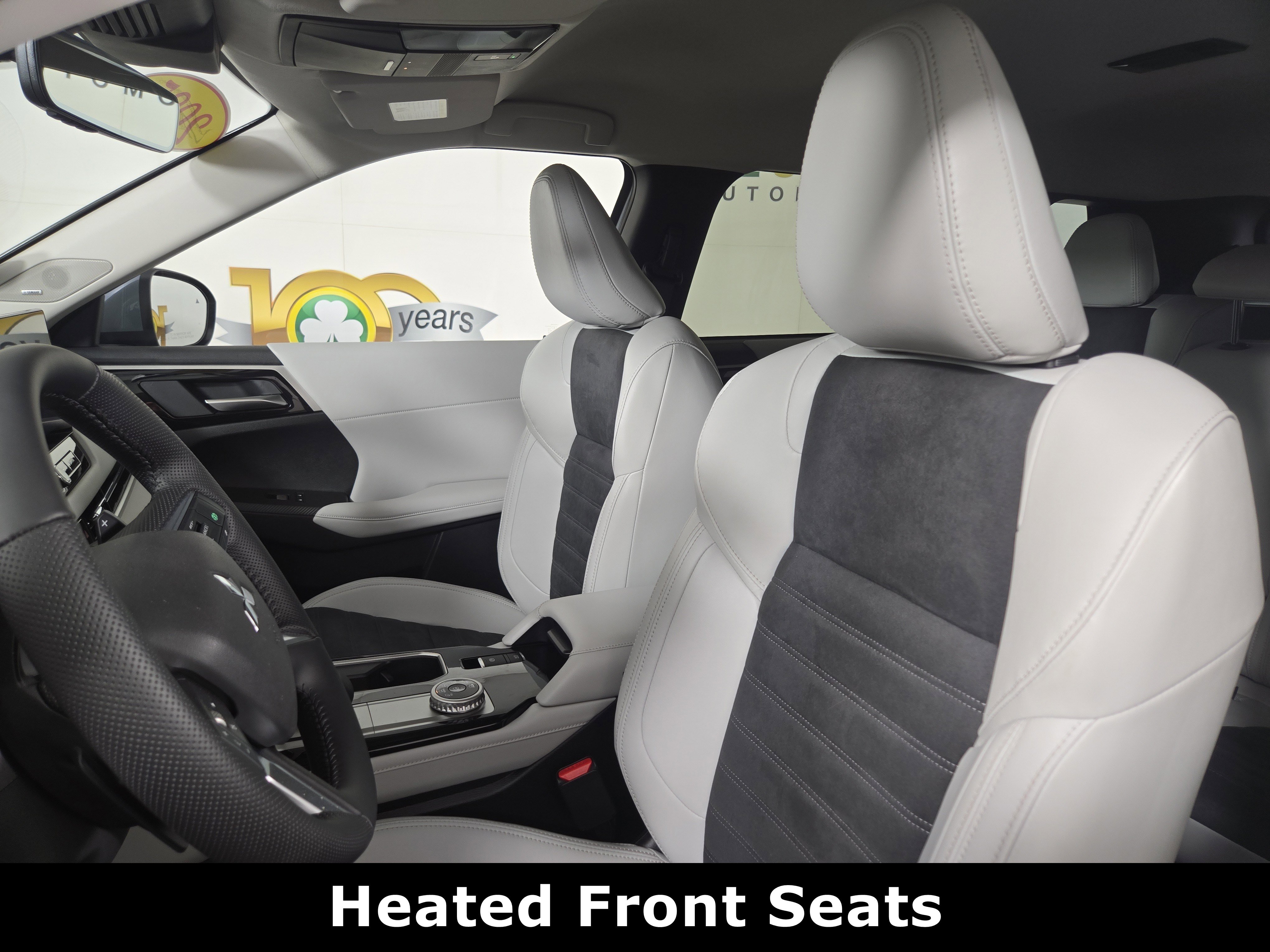 New 2025 Mitsubishi Outlander SE image 10