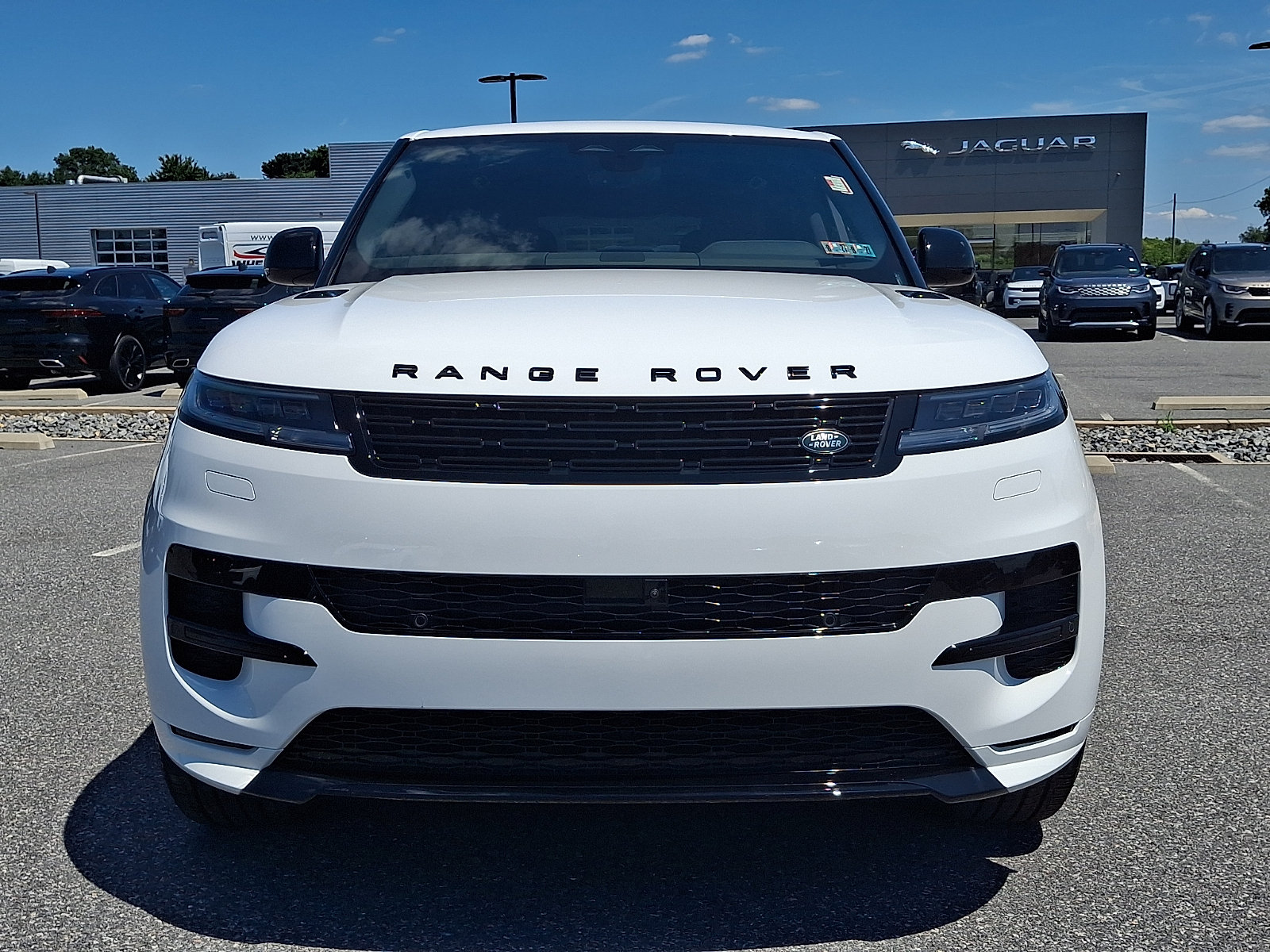 New 2026 Land Rover Range Rover Sport Dynamic SE AWD/4WD image 6