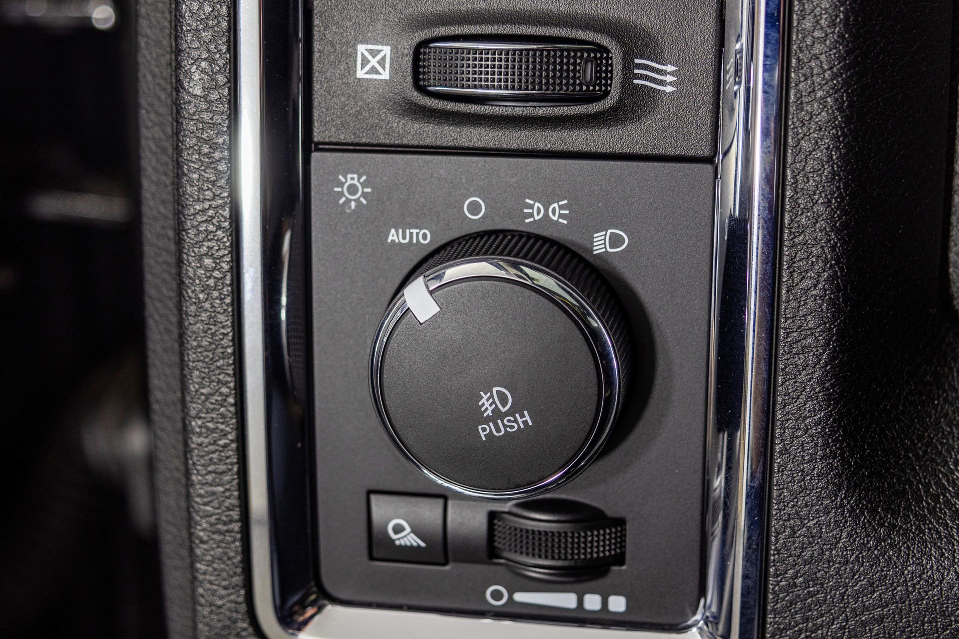 Used 2018 RAM 2500 Longhorn w/ Convenience Group image 30