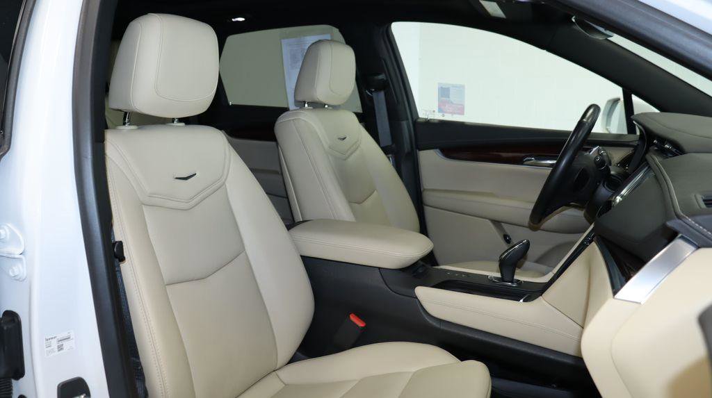 Used 2019 Cadillac XT5 Premium Luxury AWD/4WD image 24