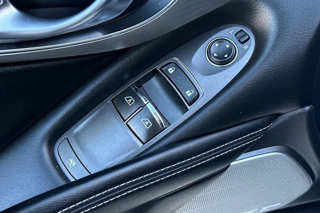 Used 2018 INFINITI Q60 3.0t Luxe w/ Sensory Package 3.0T Luxe AWD/4WD image 12