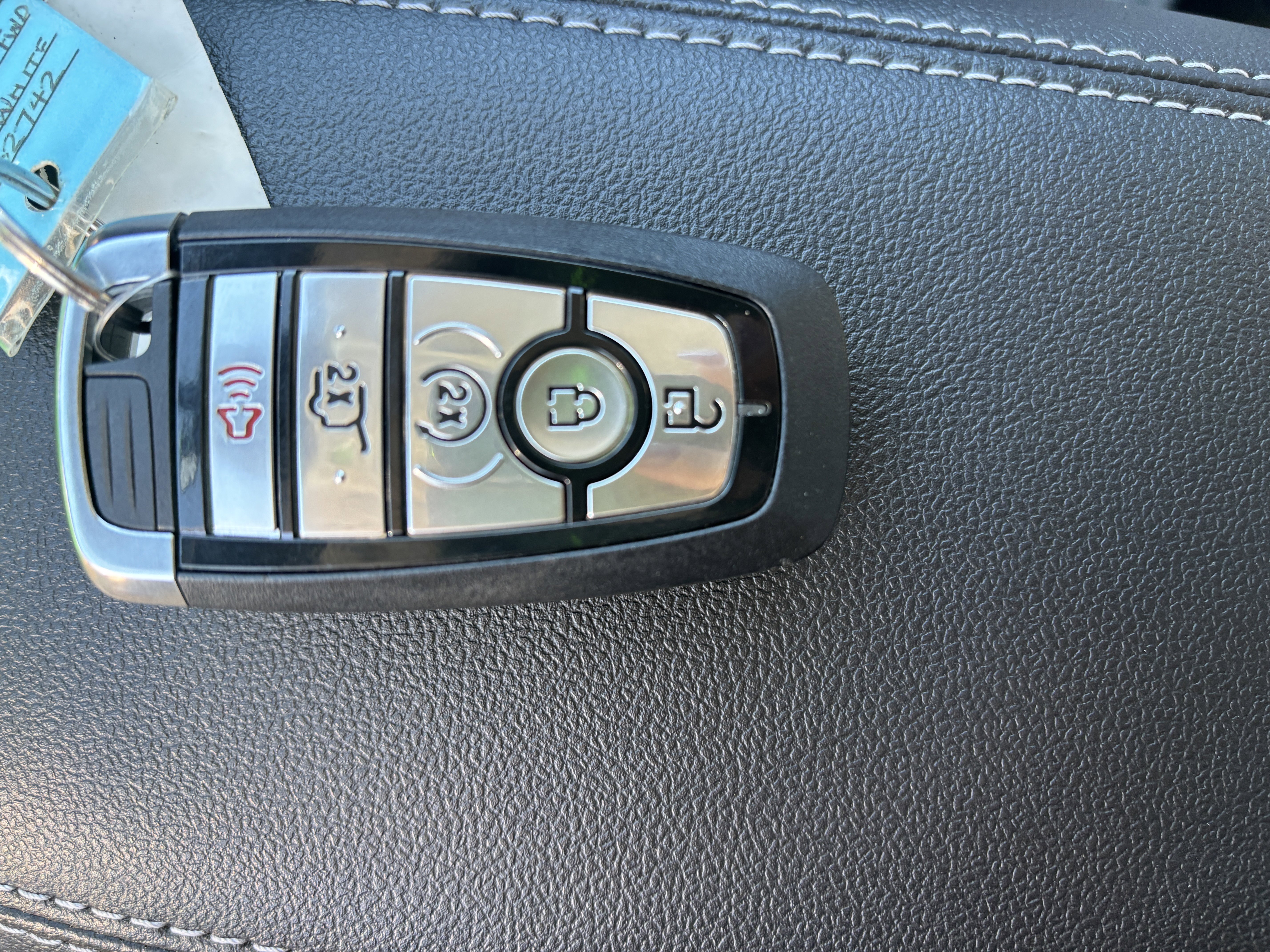 Used 2024 Ford Escape SE image 21