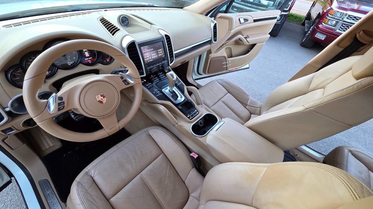 Used 2012 Porsche Cayenne S AWD/4WD image 31