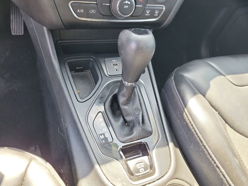 Used 2020 Jeep Cherokee Latitude Plus FWD image 24