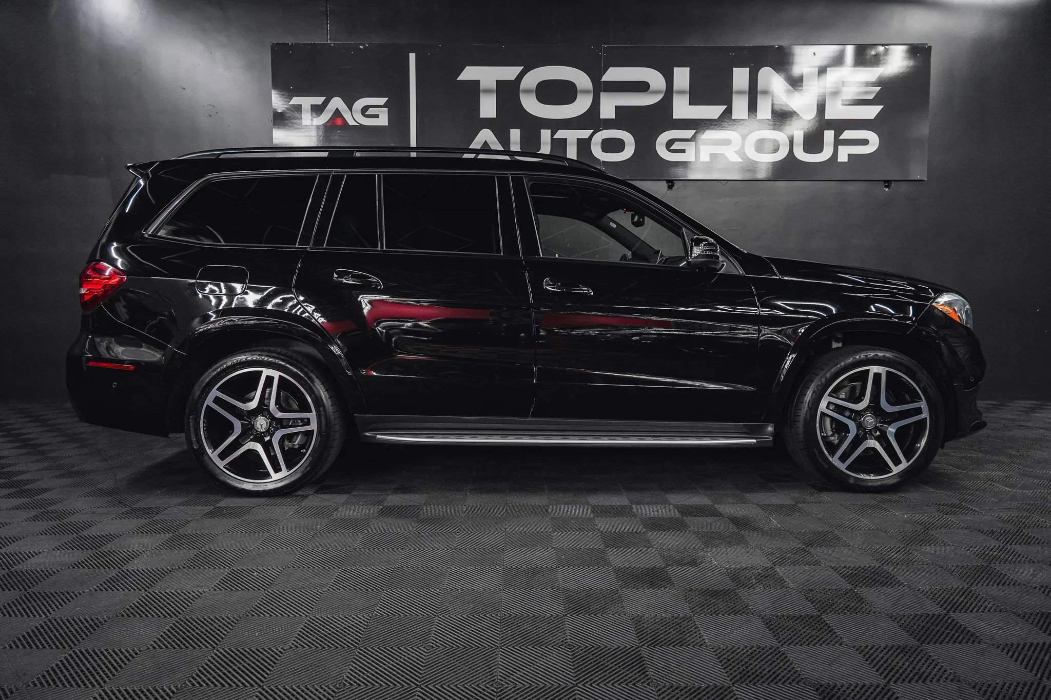 Used 2017 Mercedes-Benz GLS 550 GLS 550 Sport Utility 4D image 18