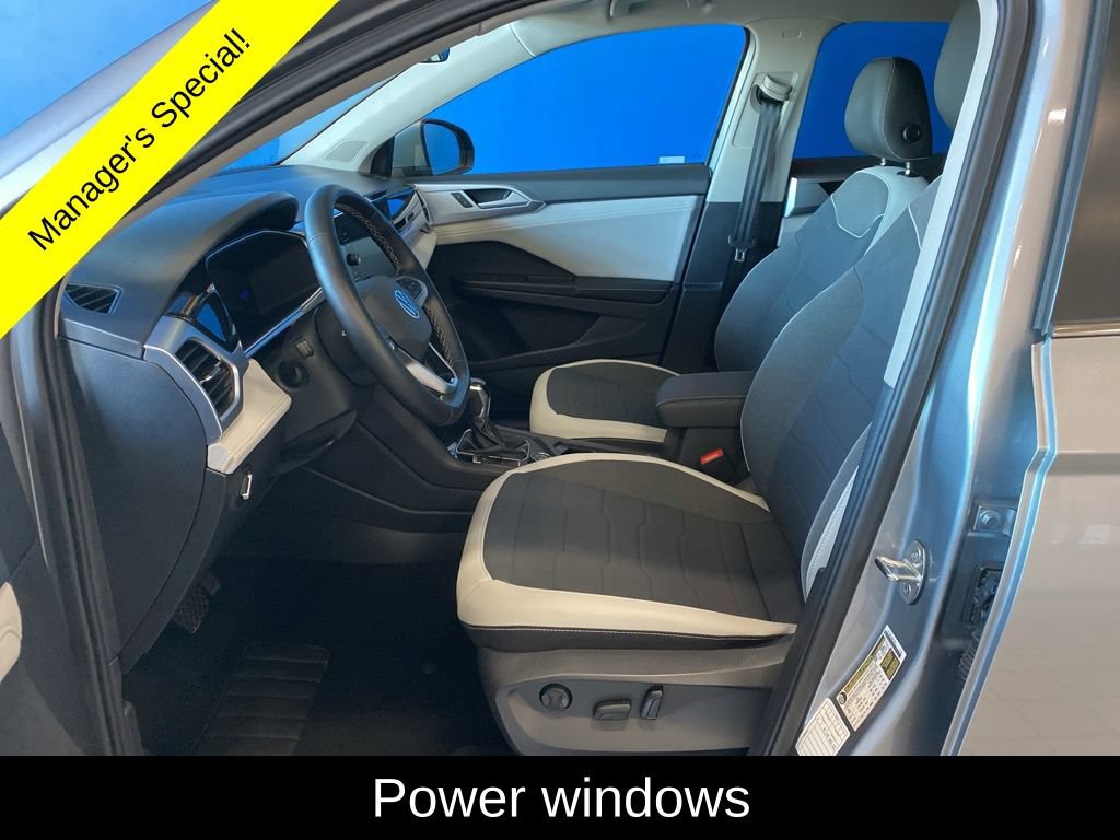 Used 2025 Volkswagen Taos SE AWD/4WD image 10