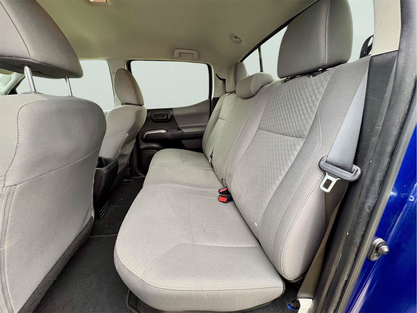 Used 2022 Toyota Tacoma SR5 RWD image 12