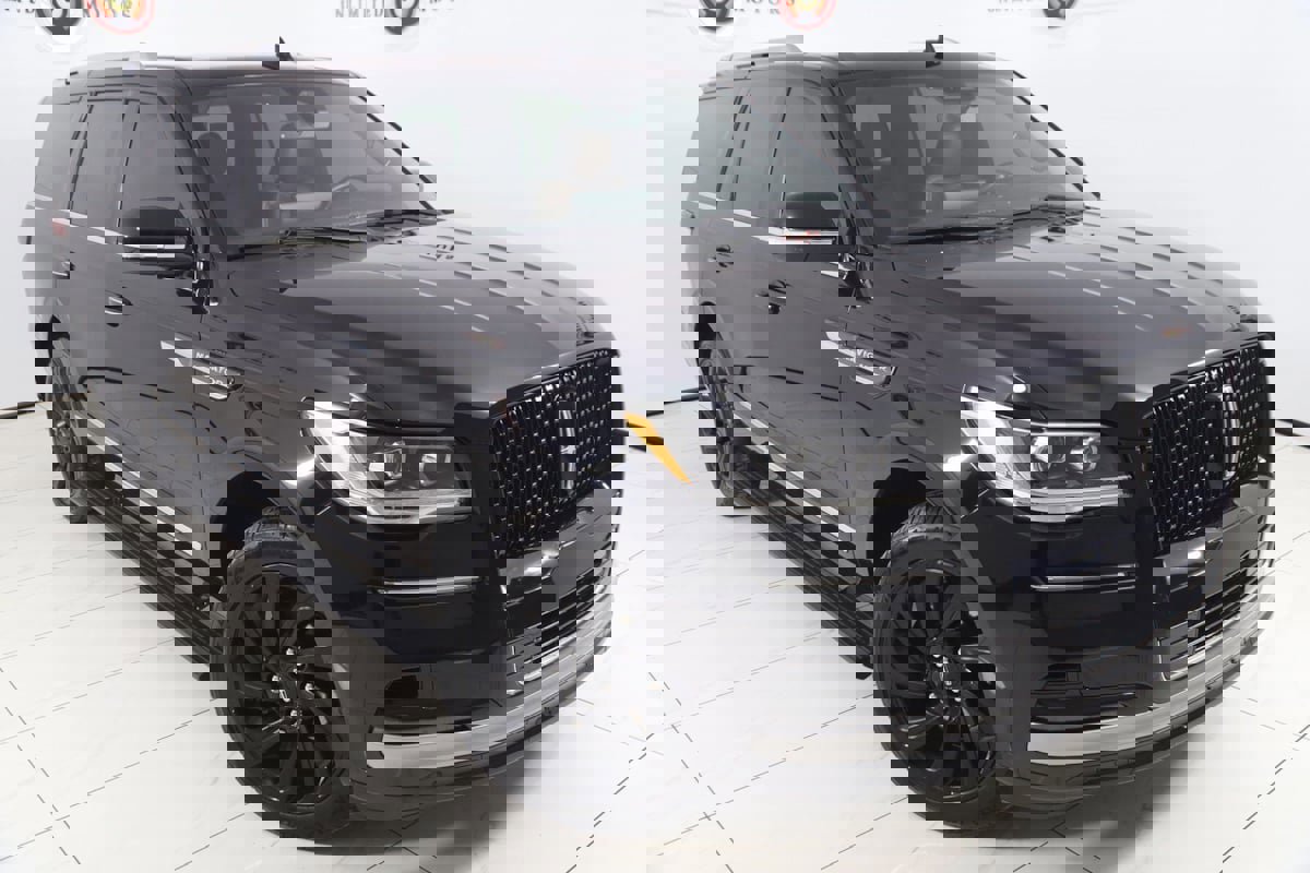 Used 2022 Lincoln Navigator Reserve image 22