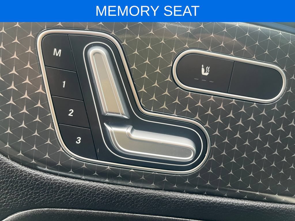 Used 2025 Mercedes-Benz GLB 250 4MATIC image 4
