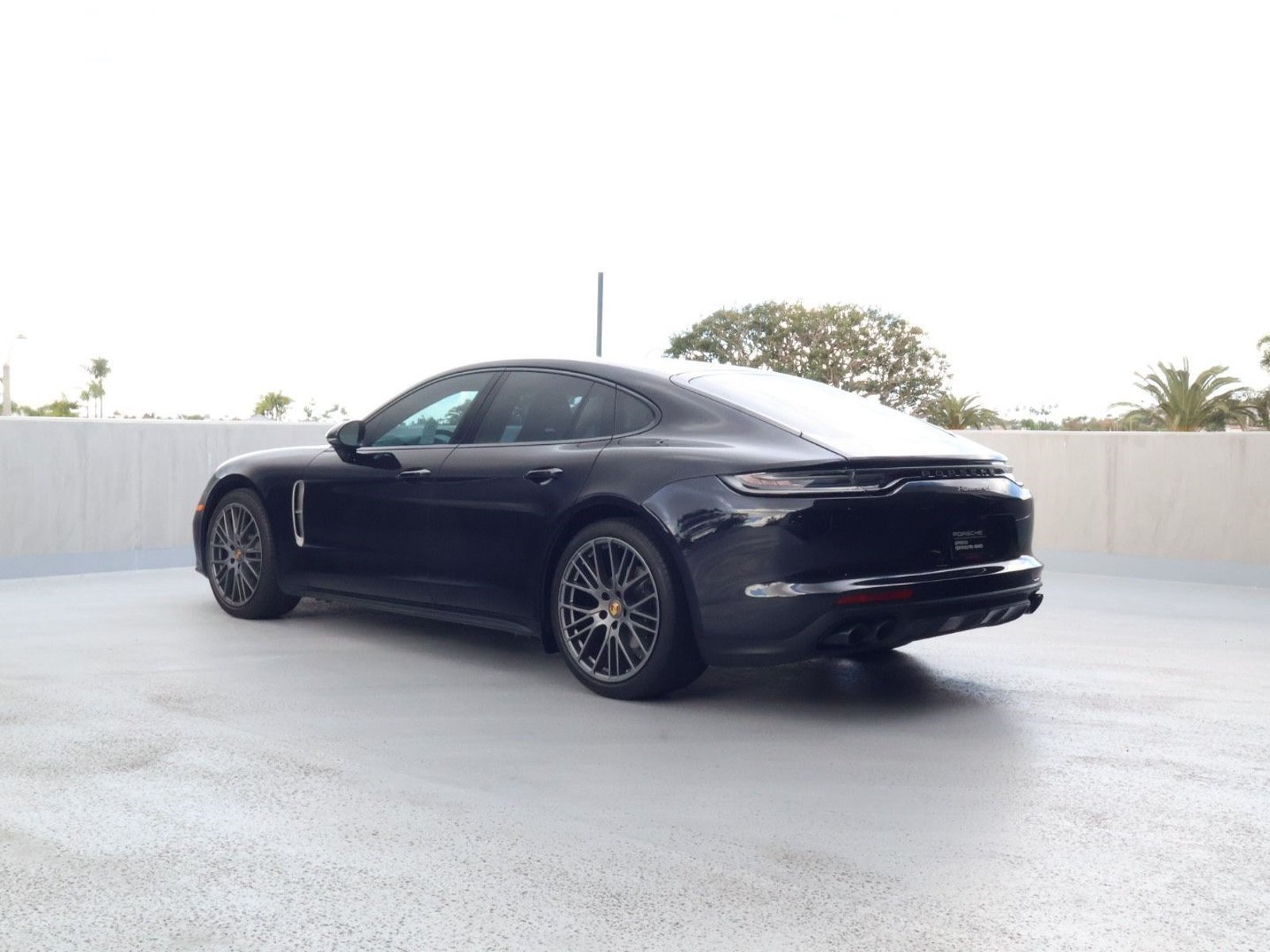 Certified 2023 Porsche Panamera 4 Platinum Edition AWD/4WD image 3